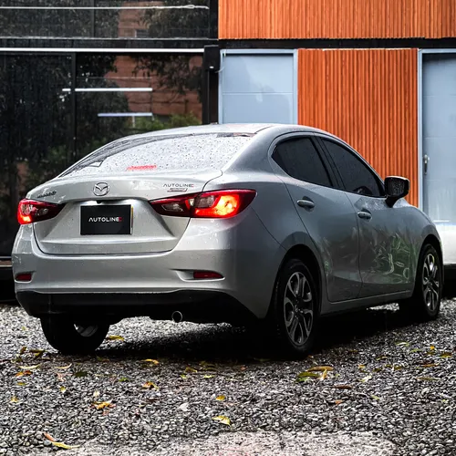 Mazda 2 Grand Touring LX Sedan
