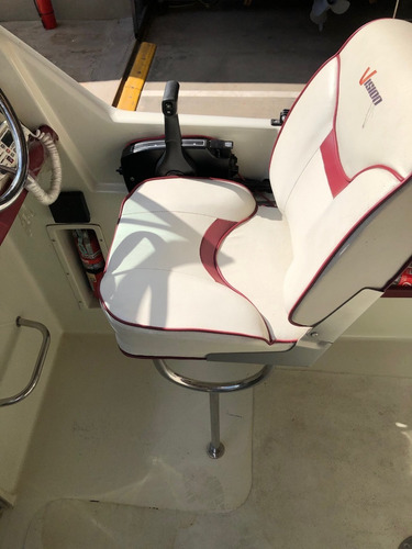 Vision 660 Cabin Lancha Cuddy