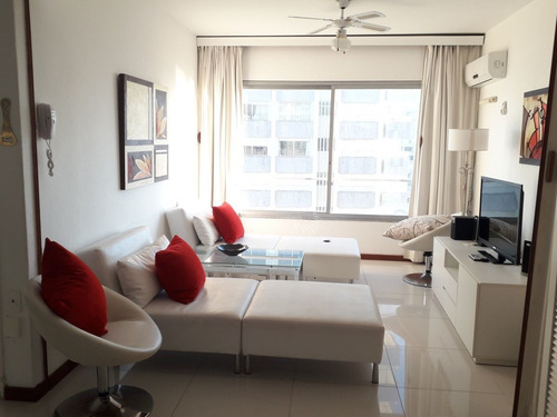 Imagen 14 de 30 de Apartamento En Venta, Edificio A Metros De Playa Brava