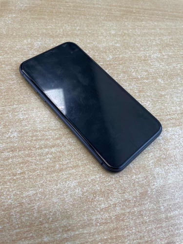 iPhone 11 128 Gb Semi Nuevo Con Cable De Carga