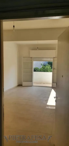 Apartamento En Venta 2 Dormitorios, 2 Baños, Terraza- Cerro Largo- Centro