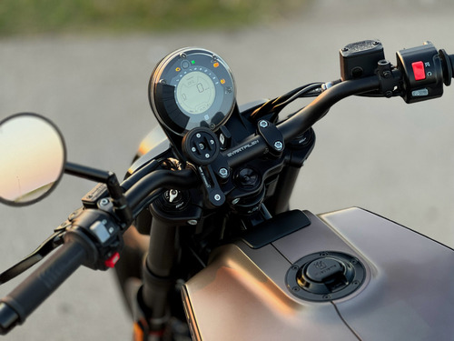 Husqvarna Svartpilen 701