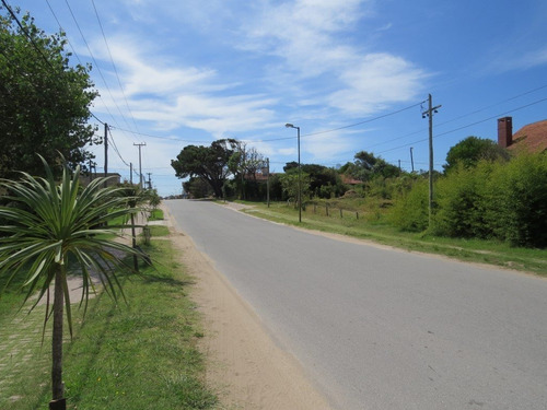 Imagen 16 de 16 de Complejo En Venta Pinamar Mar De Ostende 4 Unidades Amplias+jardin Con Parrilla Cloacas