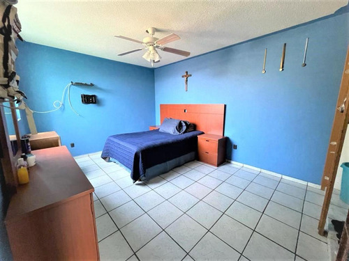 Casa Con Local En Venta En Lázaro Cárdenas, Querétaro