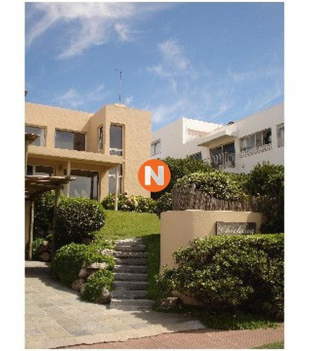 Casa En Venta, Peninsula, Punta Del Este, 4 Dormitorios.- Ref: 207873