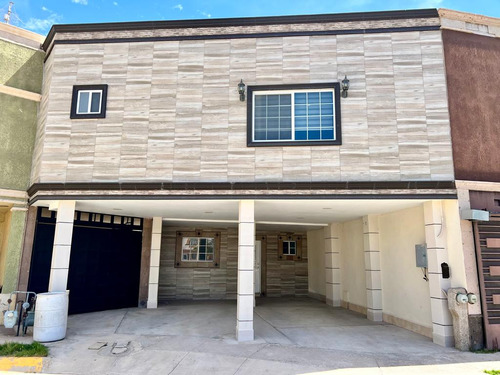 Casa En Venta, Fraccionamiento Paseo De Las Palmas 