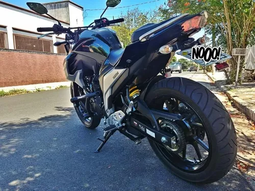 Protetor motor stunt race cage fazer 250 FZ25 preto brilho em Promoção na  Americanas