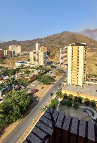 Imagen 14 de 20 de Penthouse - Apartamento En Venta En La Urb. Mañongo, Res. Frambil