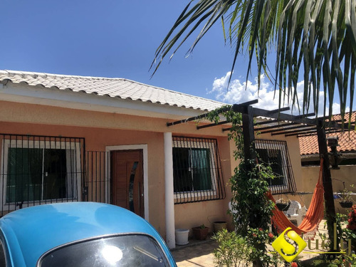 Imagem 13 de 15 de Se Encante Com Essa Bela Casa De Três Quartos Em Rua Residencial ! - 2234