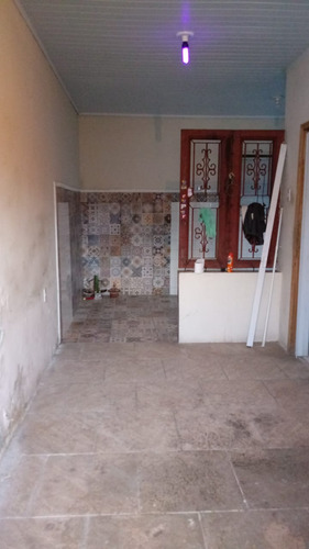 Vendo Casa De 1 Dormitório / Ponto Bom Para Comércio