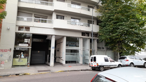 Departamento Planta Baja 5 Y 45 Dormitorio Con Placard, Patio, Cochera