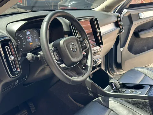 Volvo XC40 T4 MOMENTUM 2.0 AT
