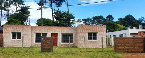 Imagen 1 de 26 de Vendo Espectacular Casa A Estrenar, Pinares, Punta Del Este
