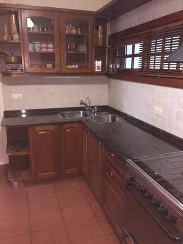 Imagen 7 de 14 de Chalet En Castelar Sur De 3 Dormitorios Y Escritorio