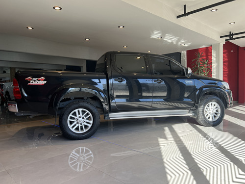 Toyota Hilux Pick-up 3.0 Cd Srv Cuero I 171cv 4x4 4at