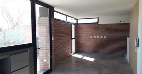 Duplex Venta -2 Dormitorios Y Cochera -estrenar -240 Mts 2 - Barrio Gambier