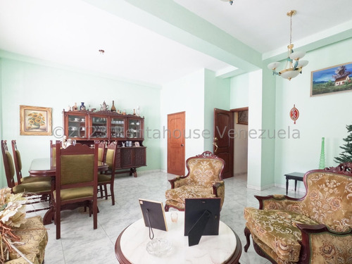 Edificios Comercial En Venta En Centro Barquisimeto Lara -- %%m-c-t%% Cod. 24 Guion 5 3 8 1