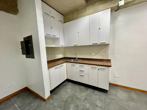 Imagen 10 de 10 de Se Vende Oficina Planta De 400m2 En El Rosal Excelente Torre Corp.