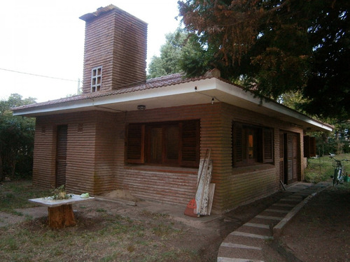 Imagen 1 de 10 de Chalet Sobre Lote De 760 Mts. Casa/chalet Sola En Lote | Santa Teresita