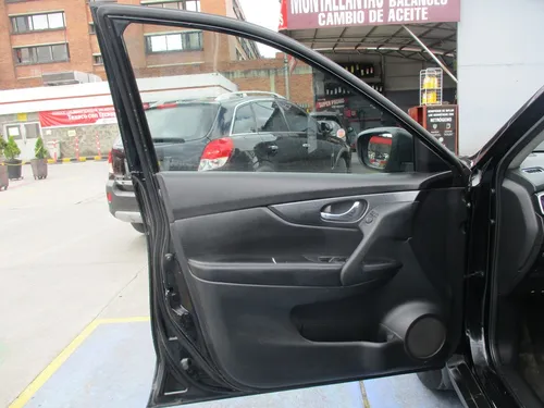Nissan X-trail 4x2 2500cc At Aa