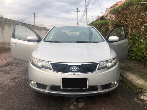 Kia Cerato Forte 2015, 80000km, Matriculado 2021, Negociable