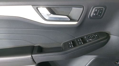 Ford Escape 2.5 HEV TITANIUM CVT