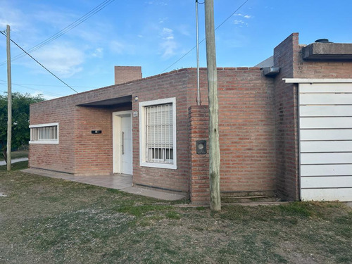 Se Vende Hermosa Y Amplia Casa En Alta Gracia!!!