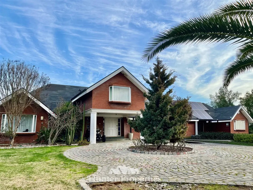 Parcela Con Casa De Lujo De 5d, 3b Se Vende Brisas De Unihue