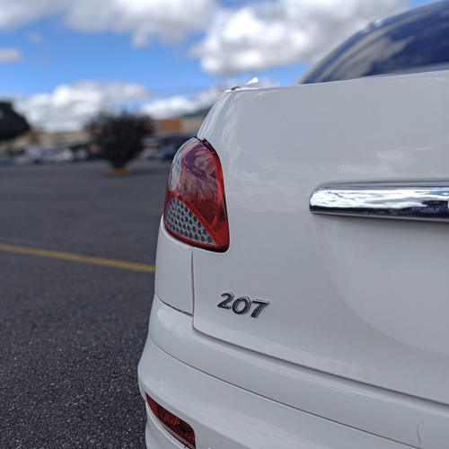 Peugeot 207 1.4 Sedan Allure 75cv