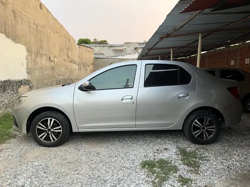 Renault Logan 1.6 Expression / Life +