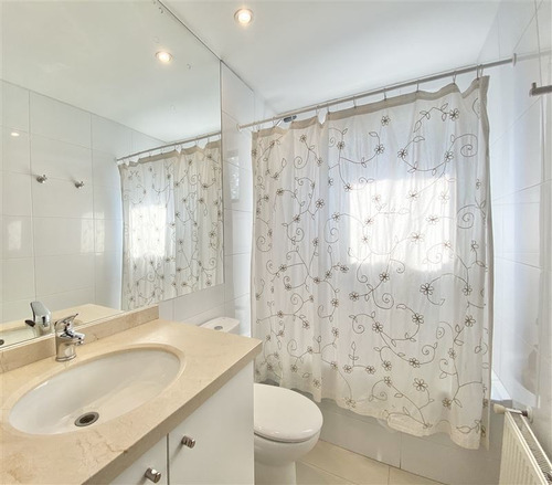 Casa En Venta De 4 Dorm. En Vitacura