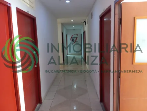 Oficina En Arriendo En Centro. Cod A8172