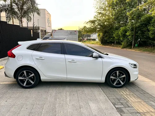 Volvo V40 2.0 T4 Drive-e R-design