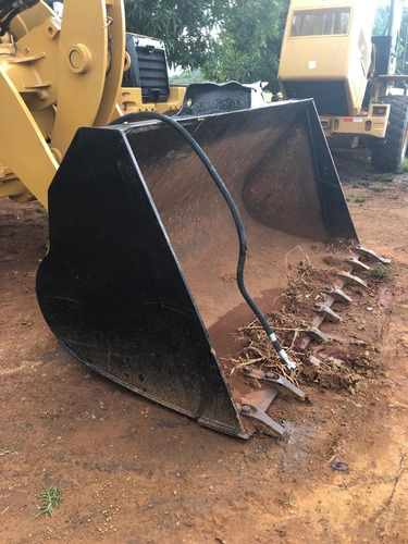 Imagem 2 de 2 de Caterpillar