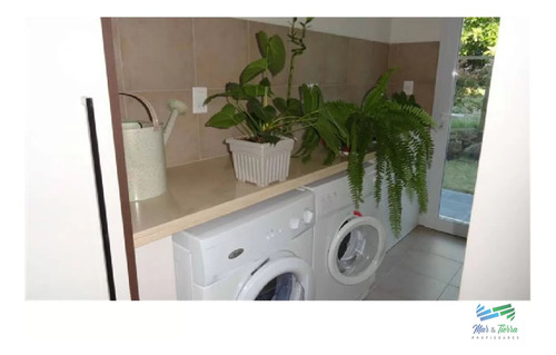 Vendo Casa De 4 Dormitorios Con Piscina En Barrio Privado, Playa Mansa, Punta Del Este