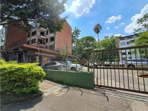Venta De Apartamento En El Occidente, Sector Los Pinos