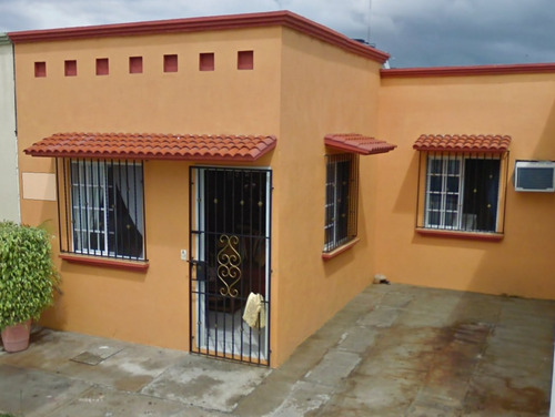 Casa En Remate Bancario- Cerrada Secundino Caraveo Zarate, Villa Maya, Comalcalco Tabasco- Jcbb3