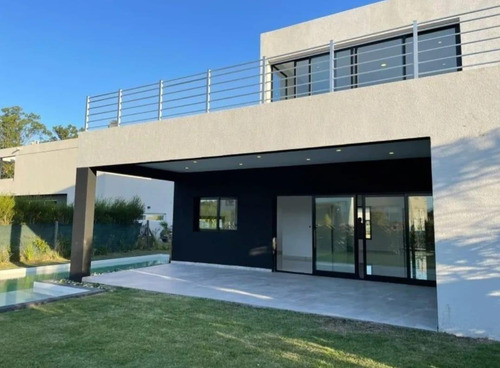 Imagen 4 de 10 de Susana Aravena Propiedes Casa - Vila Marina I