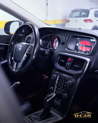 Volvo V40 2.0 T4 Dynamic Aut. 5p
