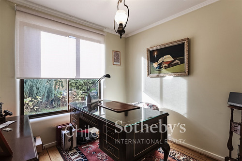 Casa En Venta De 5 Dorm. En Lo Barnechea
