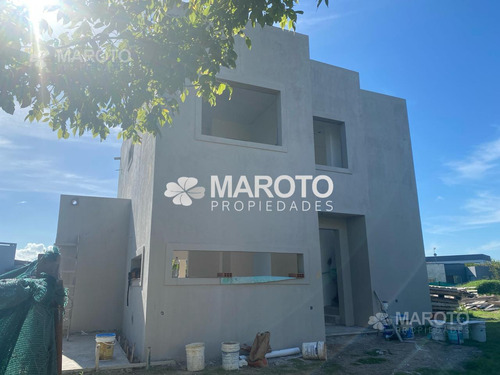 Casa En Venta En El Canton Islas - Maroto Propiedades