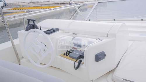 Imagen 9 de 10 de Ferretti 810
