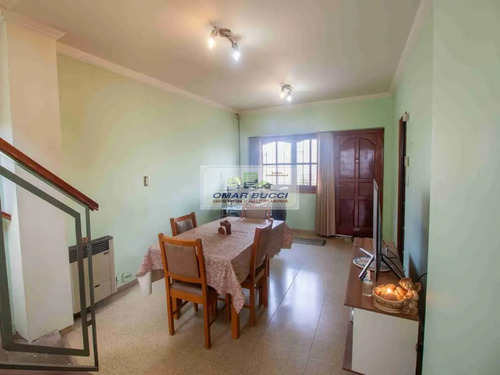 Ph De 4 Ambientes Con Cochera Cubierta Y Patio En Villa Ballester