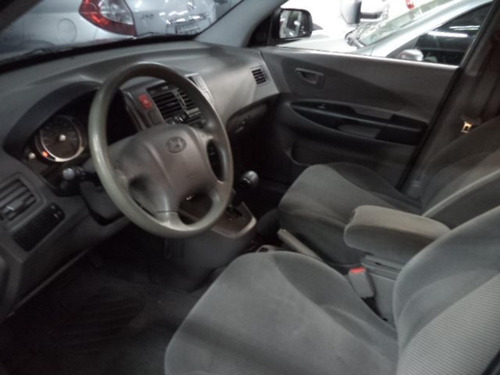 Imagem 8 de 11 de Hyundai Tucson 2.0 Gl 4x2 Autom Completo 2008 Preto