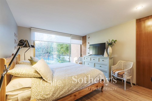 Casa En Venta De 4 Dorm. En Lo Barnechea