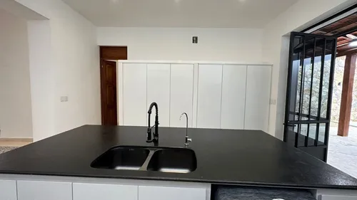 Casa(643r1 Azul) En Venta En El Centro De Mérida