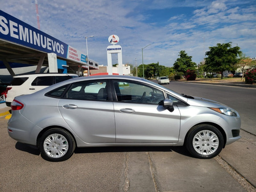 Imagen 6 de 15 de Ford Fiesta S 2014