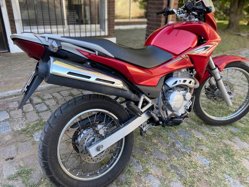 Imagen 3 de 8 de Honda Falcon 400