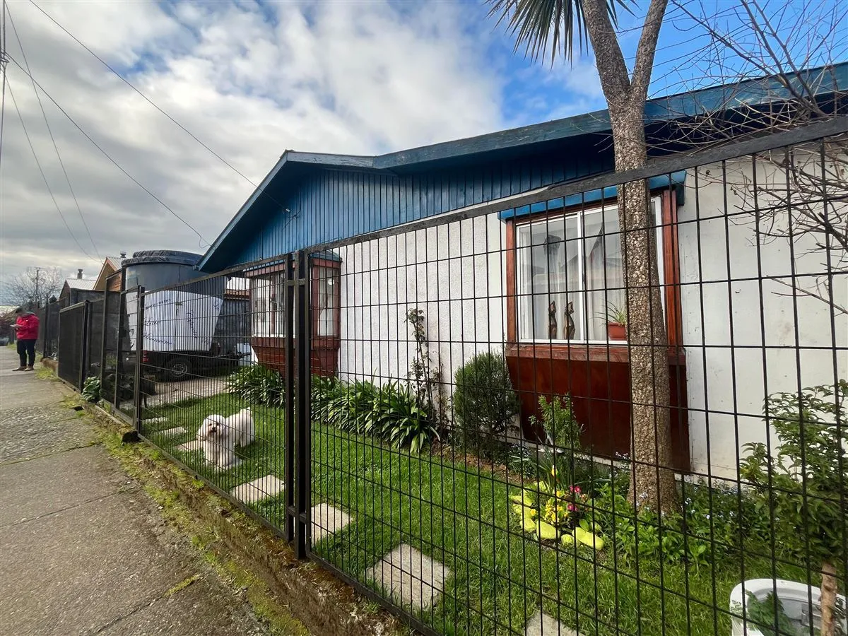 Imagen 2 de 14 de Casa En Venta De 2 Dorm. En Osorno Con Cabaña Independiente