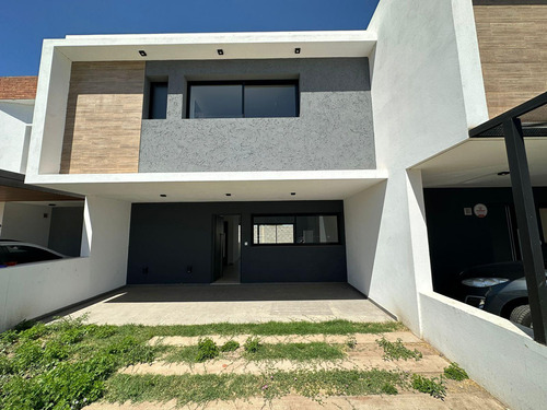 Duplex En Venta En Lomas De Manantiales. 3 Dormitorios, 3 Baños. A Estrenar!